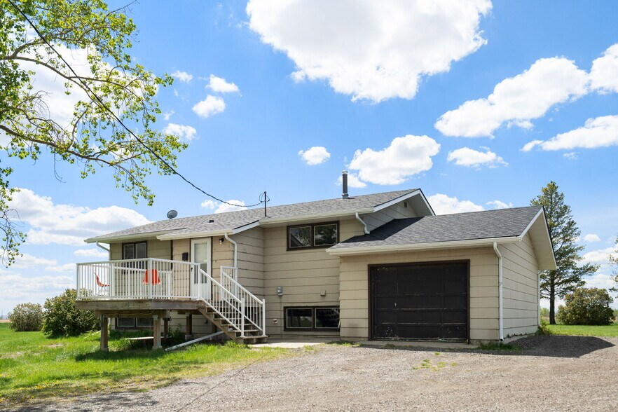 More Photos Of 282063 Twp Rd 224A, Rocky View No 44 Veterinarian Kennel For Sale
