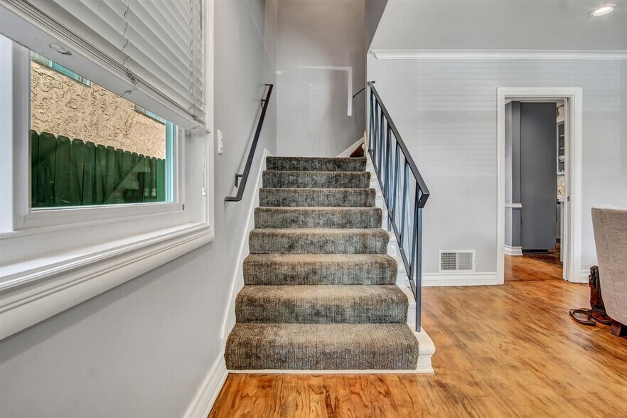 More Photos Of 1511 12th St, Santa Monica Multifamily For Sale