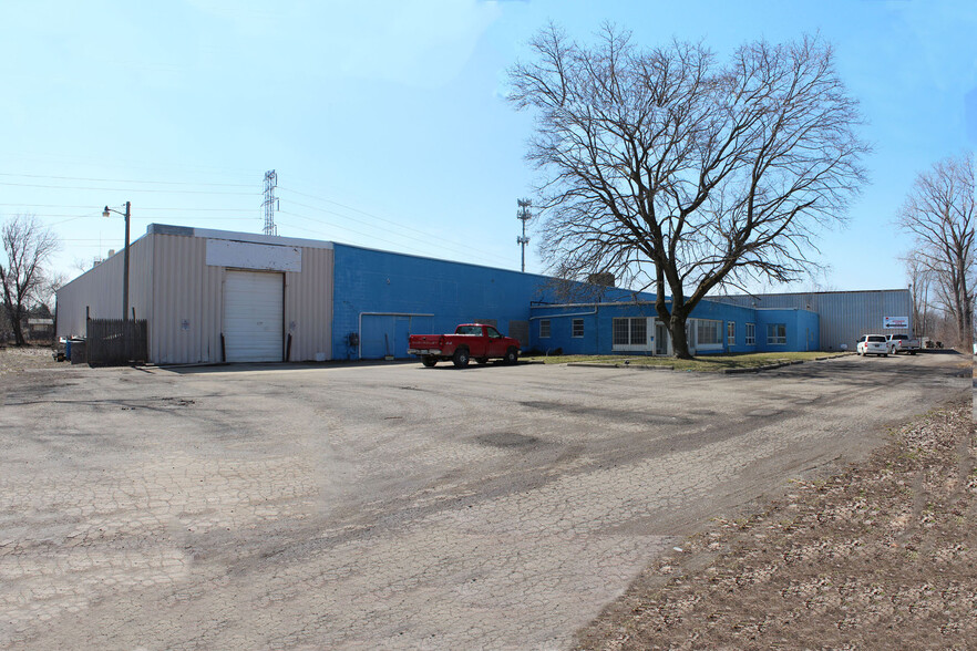 Primary Photo Of 1109 Decker Rd, Walled Lake Warehouse For Lease