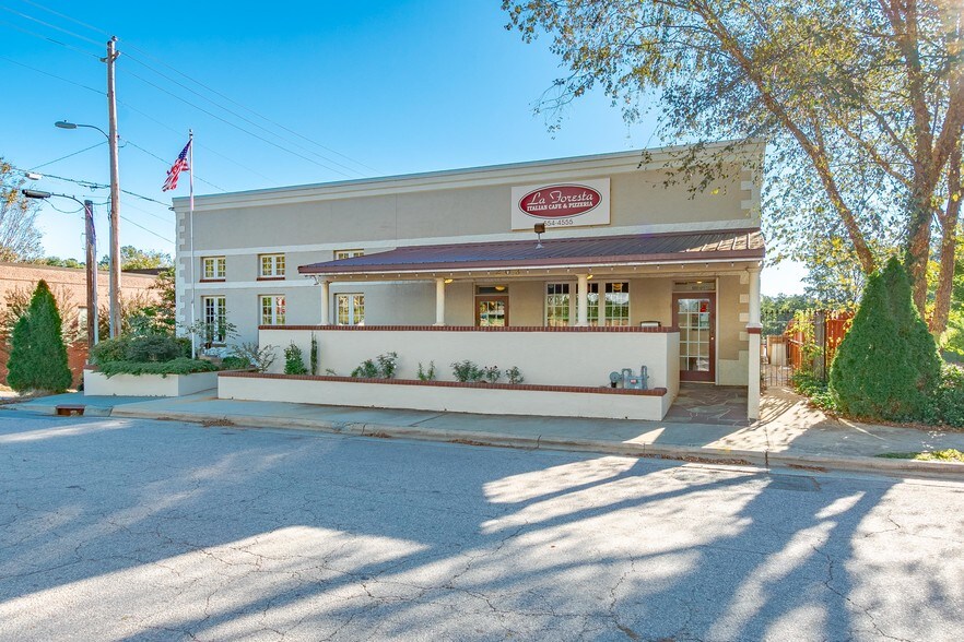 More Photos Of 203 Brooks St, Wake Forest Freestanding For Sale