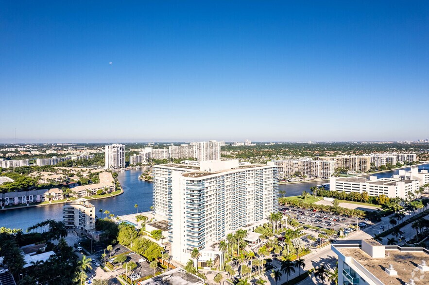 More Photos Of 3800 S Ocean Dr, Hollywood Office For Sale