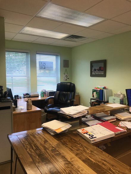 More Photos Of 33576-33596 Harper Ave, Clinton Township Office For Lease