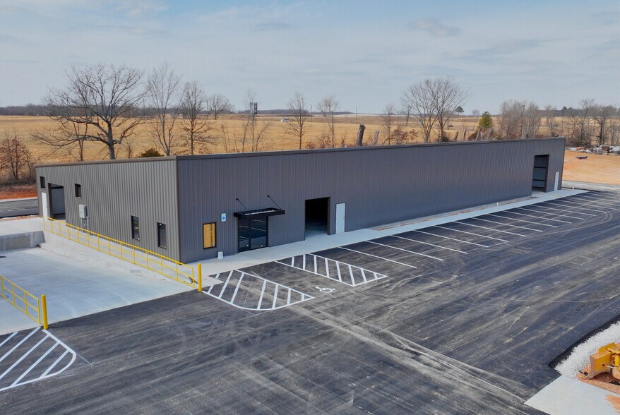 More Photos Of 1894 E 1st Ave, Bentonville Industrial For Lease