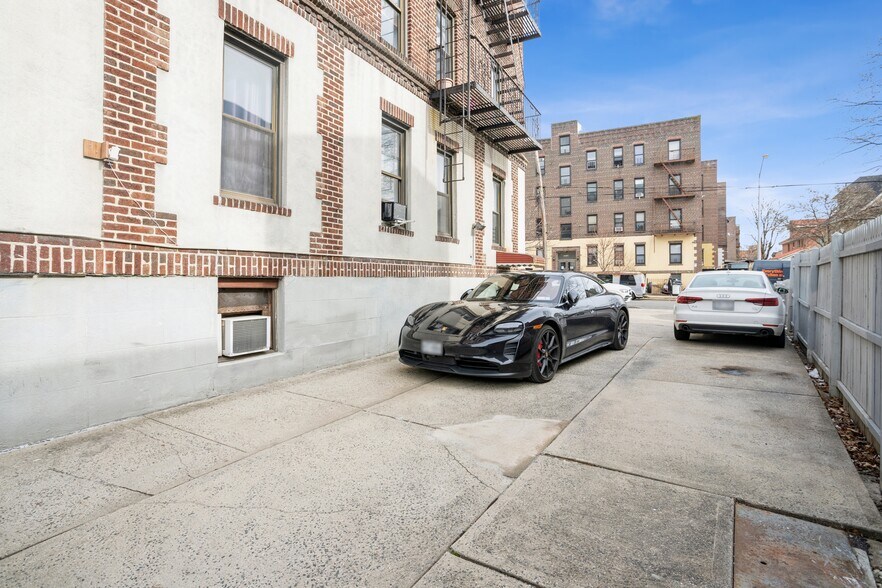 More Photos Of 158-16 Sanford Ave, Flushing Multifamily For Sale