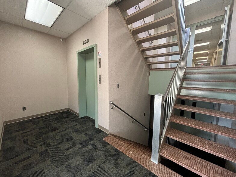 More Photos Of 40 Winter St, Rochester Office For Sale