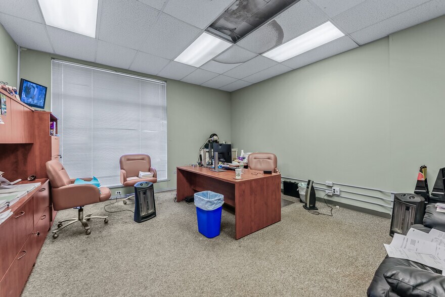 More Photos Of 166-170 Jericho Tpke, Floral Park Loft Creative Space For Lease