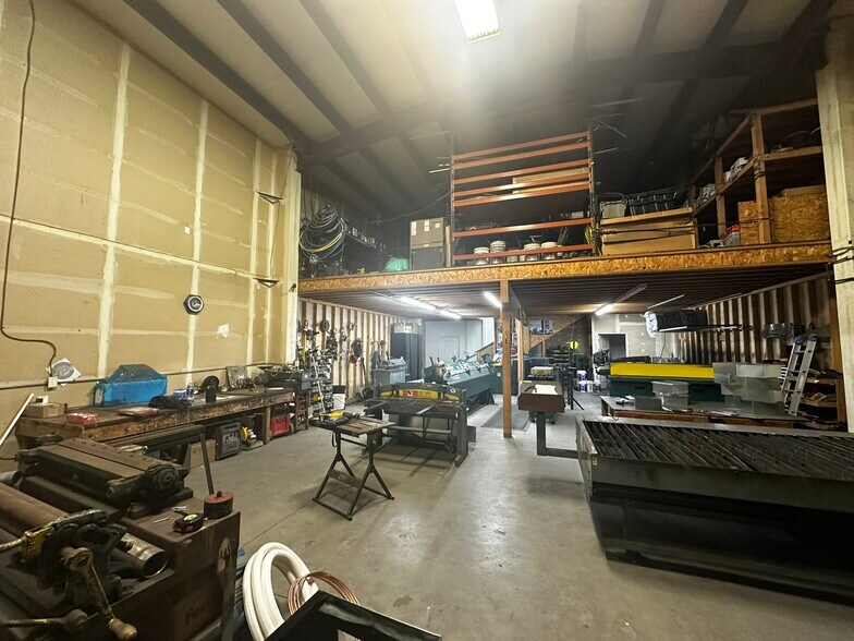 More Photos Of 321 Pitkin Ave, Grand Junction Flex For Sale