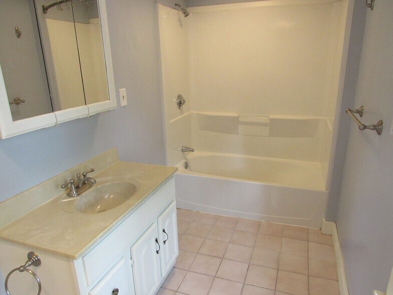 More Photos Of 12 Lindell Ave, Leominster General Retail For Sale