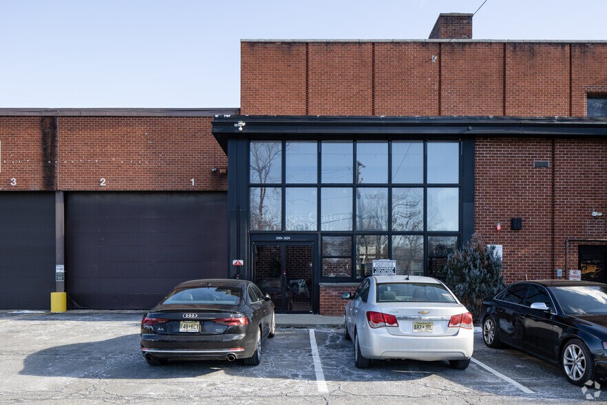 More Photos Of 202-206 Pegasus Ave, Northvale Warehouse For Lease