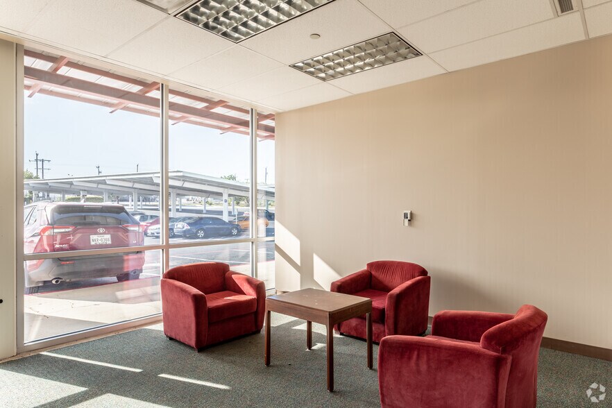 More Photos Of 2735 Austin Hwy, San Antonio Office For Lease