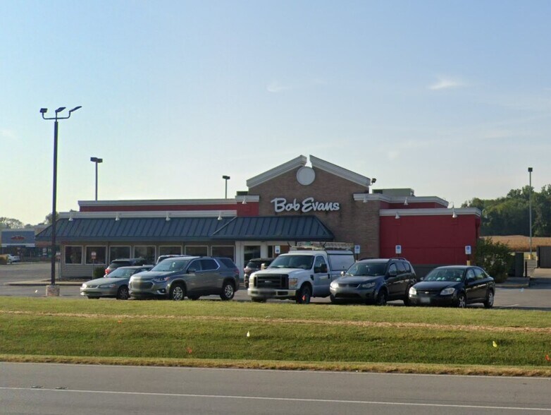 More Photos Of 2825 W Broadway St, Princeton Restaurant For Lease