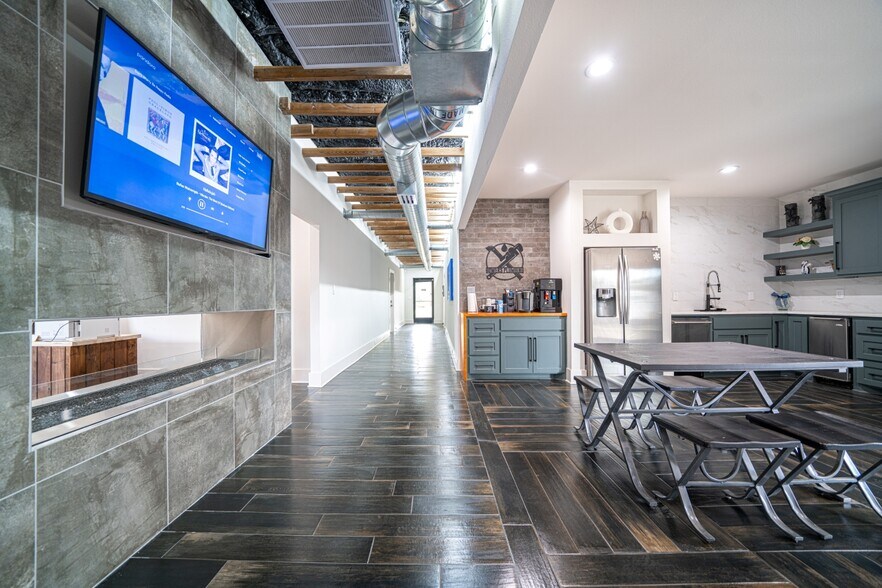 More Photos Of 506 W Methvin St, Longview Medical For Lease