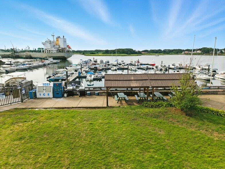 More Photos Of 1 Cove Way, Quincy Marina For Sale