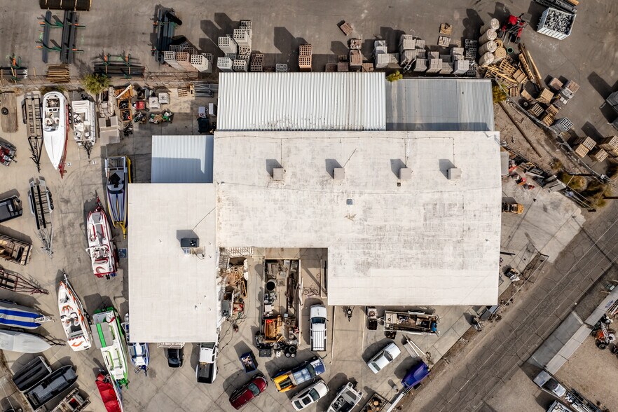 More Photos Of 1850 Commander Dr, Lake Havasu City Freestanding For Sale