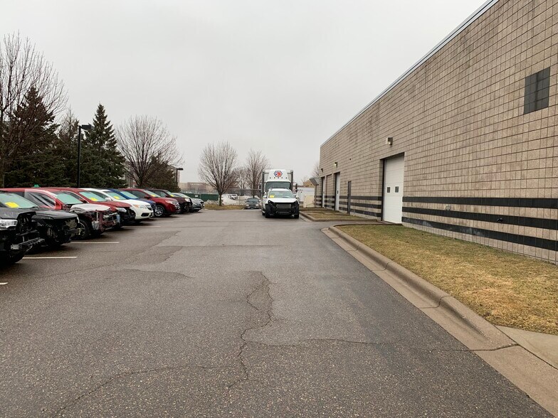 More Photos Of 15129 Foliage Ave, Apple Valley Auto Repair For Sale