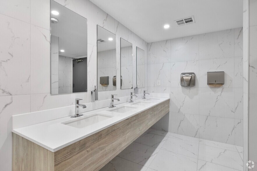 More Photos Of 8700 W Flagler St, Miami Office For Lease