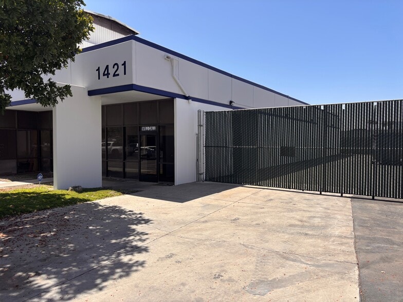 Primary Photo Of 1421 N Daly St, Anaheim Manufacturing For Lease