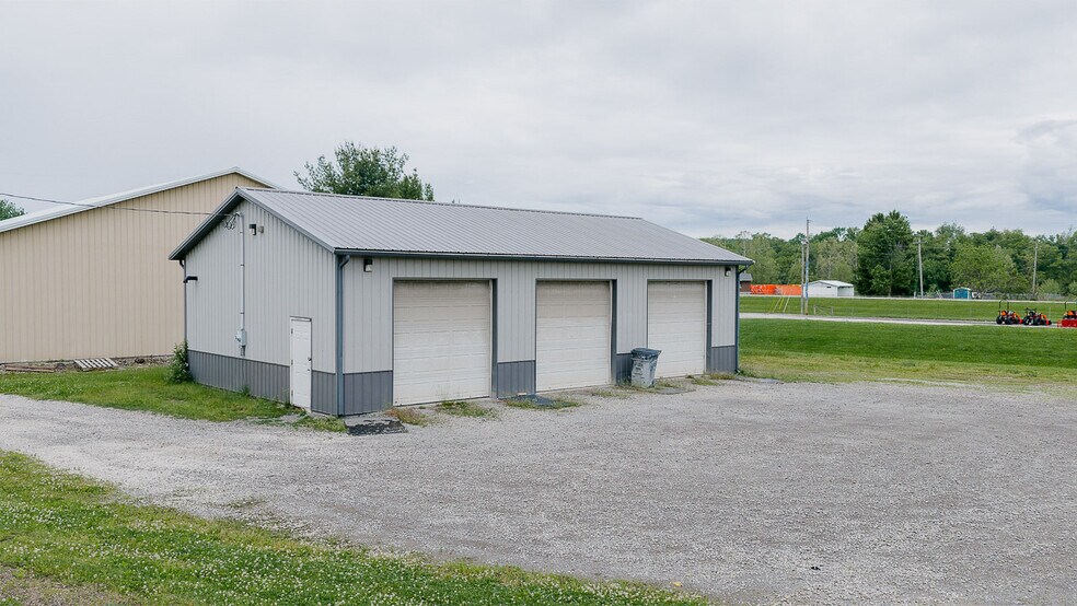 More Photos Of 206 S Carrollton St, Malvern Auto Dealership For Sale