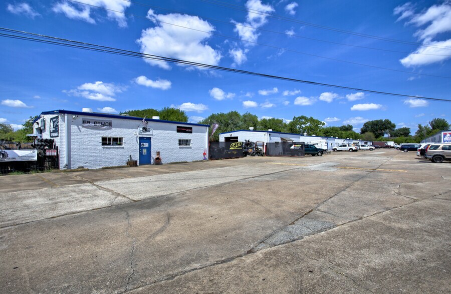 More Photos Of 15502 Old Galveston Rd, Webster Light Manufacturing For Lease