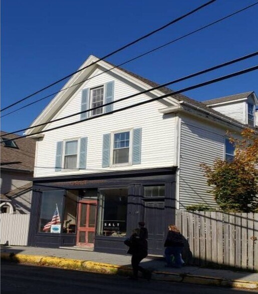 Primary Photo Of 64 Main St, Vinalhaven General Retail For Lease