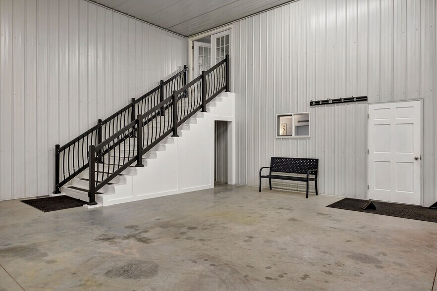 More Photos Of 7754 S State Route 73, Wilmington Flex For Lease