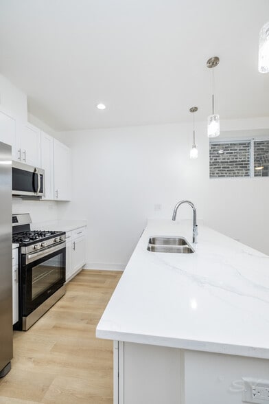 More Photos Of 542 Lawndale ave, Chicago Apartments For Sale