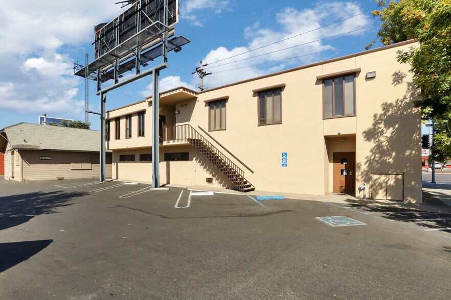 More Photos Of 200 W Harding Way, Stockton Office For Lease