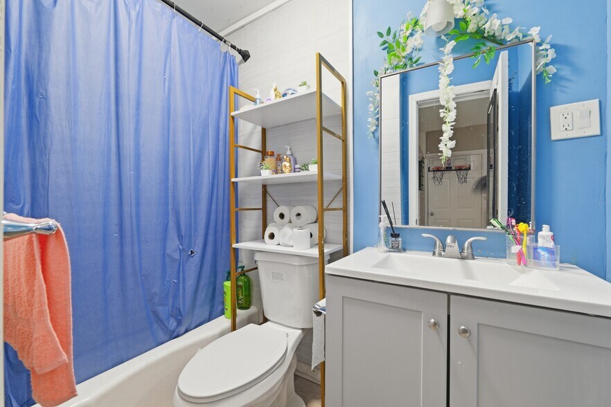 More Photos Of 200 Madison Ave, Perth Amboy Apartments For Sale
