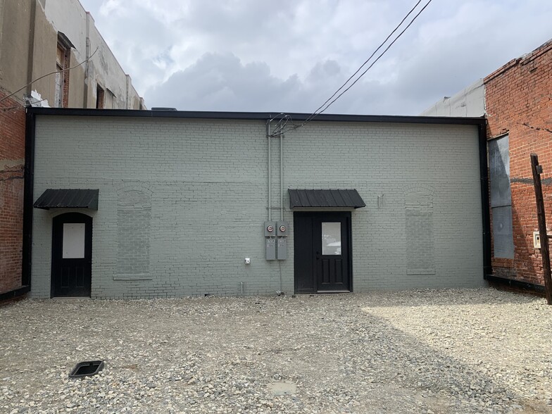 More Photos Of 106 N Main St, Grand Saline Storefront For Sale