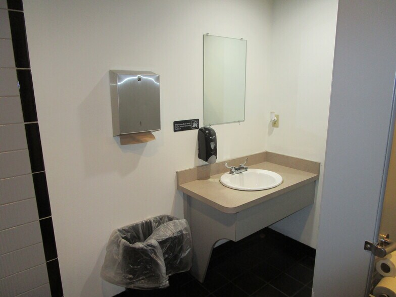 More Photos Of 1456 Lincoln Hwy, North Versailles Restaurant For Sale