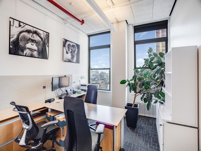 More Photos Of 363 Penn Plaza, New York Office For Lease