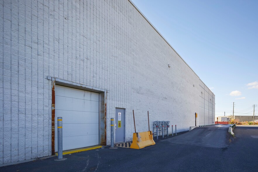 More Photos Of 2625-2655 Boul Jacques-Cartier E, Longueuil Flex For Lease