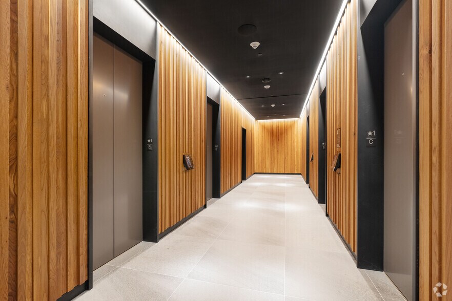 More Photos Of 300 Kent Ave, Brooklyn Office For Lease