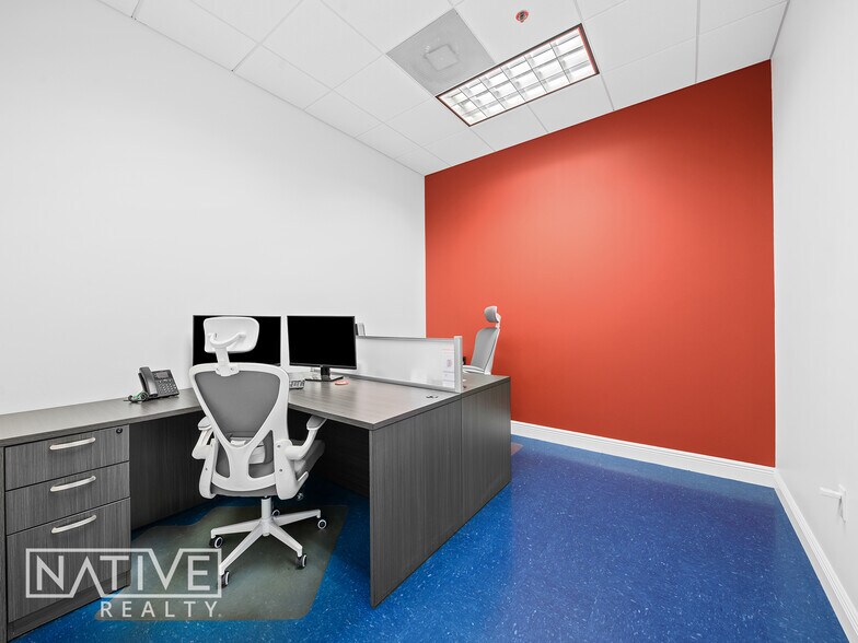 More Photos Of 701 SE 32nd Ct, Fort Lauderdale Flex For Lease