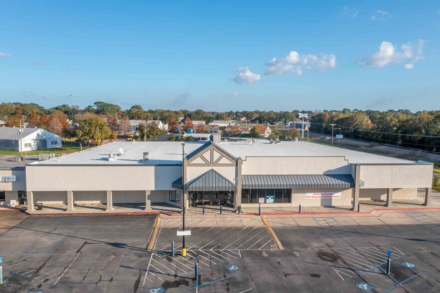 More Photos Of 1100 E Main St, New Iberia Unknown For Sale