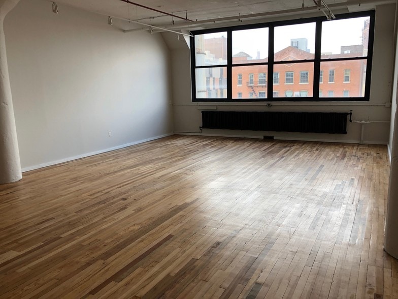 More Photos Of 61 Greenpoint Ave, Brooklyn Loft Creative Space For Lease