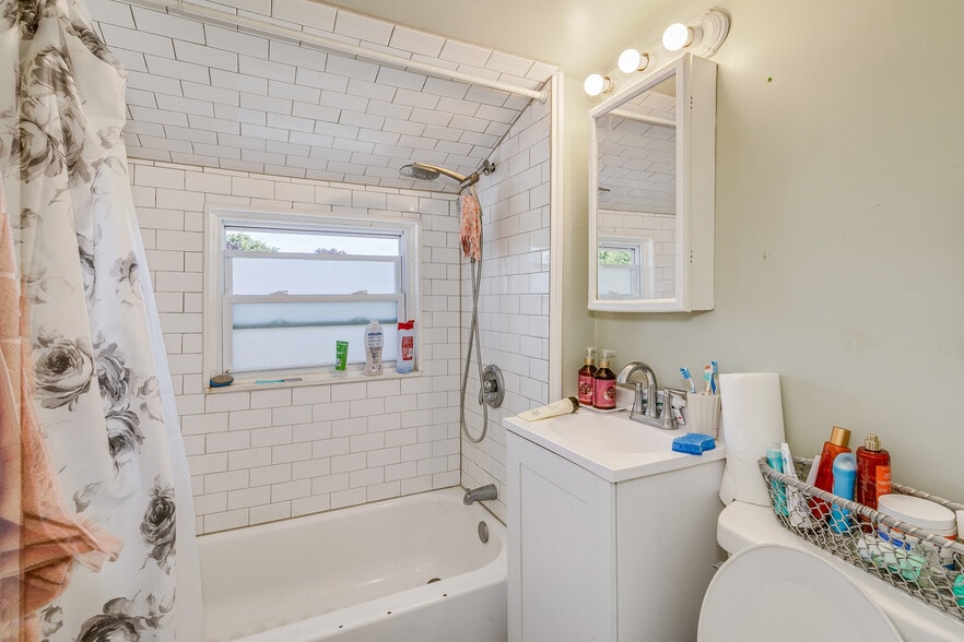 More Photos Of 1025 Southview Blvd, South Saint Paul Restaurant For Sale