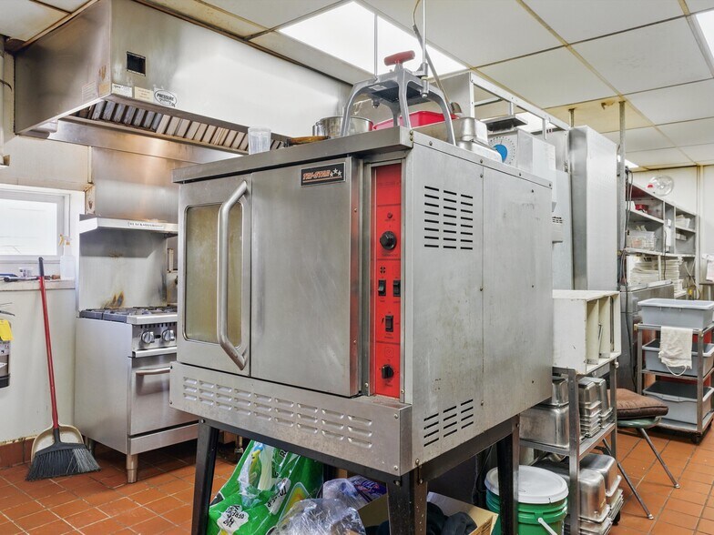 More Photos Of 301 Ellis St, Kewaunee Restaurant For Sale