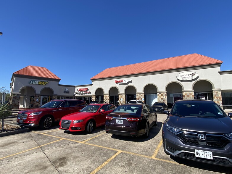 Primary Photo Of 1615 E Broadway St, Pearland Unknown For Lease