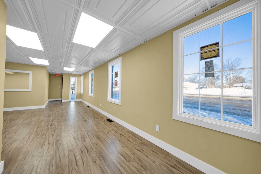 More Photos Of 1095 W Huron St, Waterford Medical For Lease