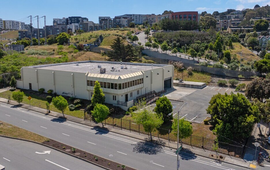 More Photos Of 1195 Evans Ave, San Francisco Light Distribution For Lease