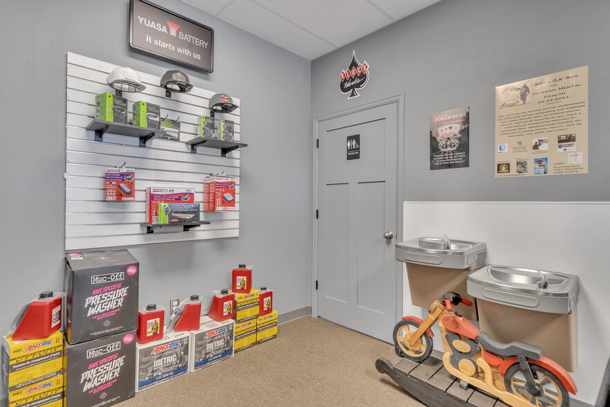 More Photos Of 84 Highway 105, Palmer Lake Storefront Retail Residential For Sale