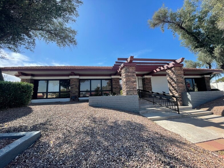 More Photos Of 2942 N 24th St, Phoenix Office Residential For Lease