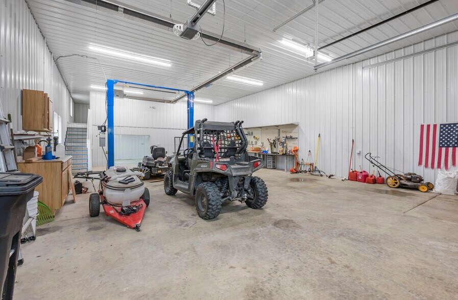 More Photos Of 90917 240th St, Austin Light Distribution For Sale