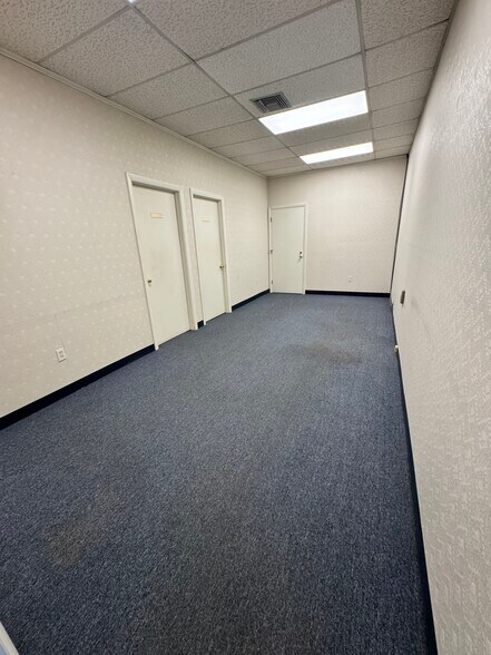 More Photos Of 353 Centerville Rd, Warwick Office For Lease