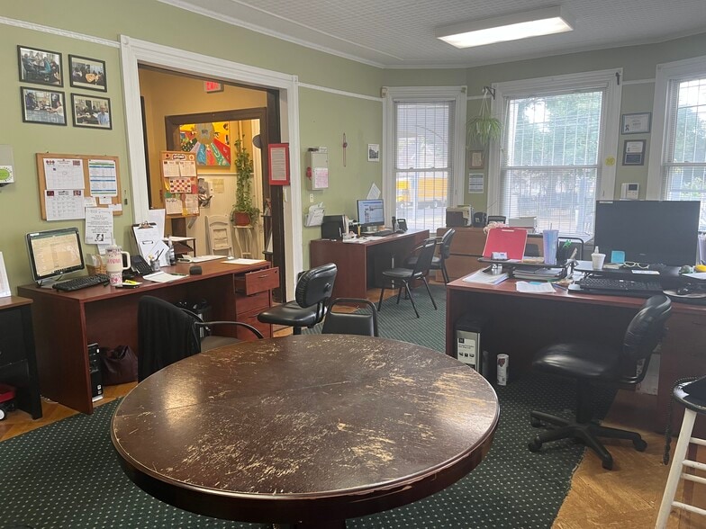 More Photos Of 880 Fairfield Ave, Bridgeport Office Residential For Sale