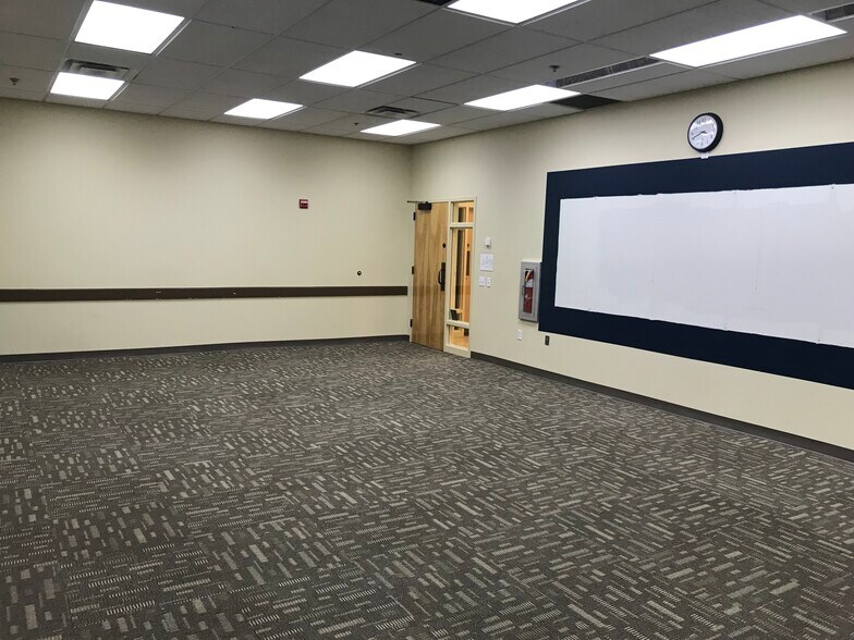 More Photos Of 1000 Meade St, Dunmore Medical For Lease