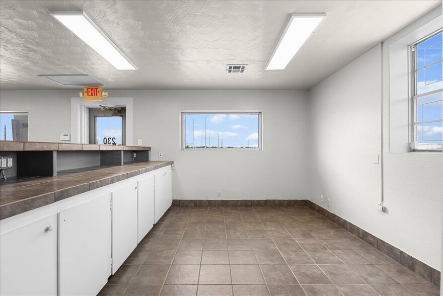 More Photos Of 230 Highway 146 S, Texas City Auto Dealership For Sale
