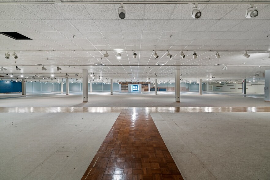 More Photos Of 205 Model Farm Rd, High Point Warehouse For Lease