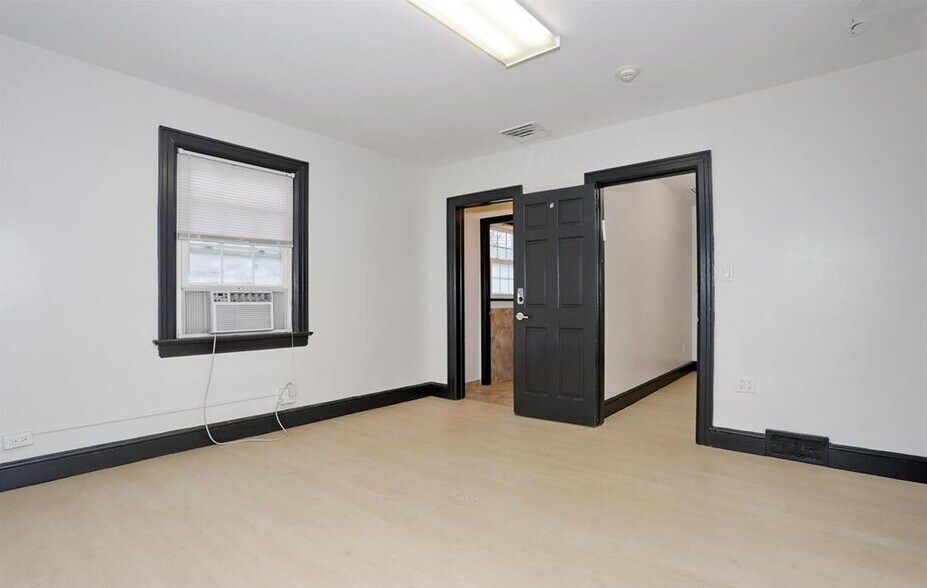 More Photos Of , Spring Valley Office For Sale